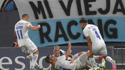 El "Tomba" venció a Racingy se afianza en lo más alto