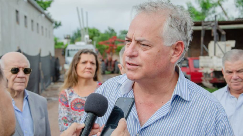 Domínguez: "Vamos a dialogar pero con los colectivos en la calle"