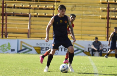 Sarmiento ensaya antes del amistoso de mañana contra Crucero del Norte
