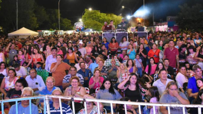 Multitudinario recibimiento de los 112 años de Sáenz Peña