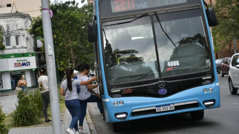 El Gobierno provincial brindará una ayuda extraordinaria a las empresas de transporte para garantizar el servicio