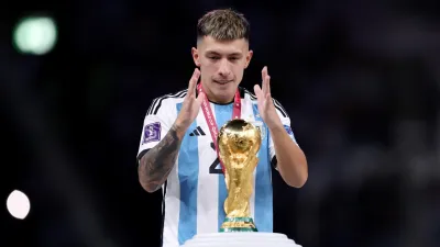 Lisandro Martínez se suma a la convocatoria de la Selección argentina para los amistosos