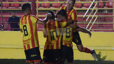 Sarmiento debutó con un sólido triunfo ante Sol de América