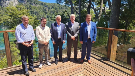 Ignacio Torres, de Chubut, Alberto Weretilneck, de Río Negro, Rolando Figueroa, de Neuquén, Gustavo Melella, de Tierra del Fuego, y Sergio Ziliotto, de La Pampa.jpg