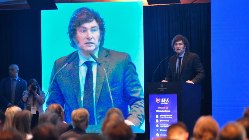 El presidente anunció el despido de otras 70.000 personas