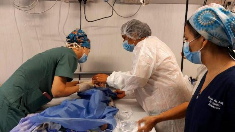 Primera cirugía en menores dedos años en el Hospital 4 de Junio