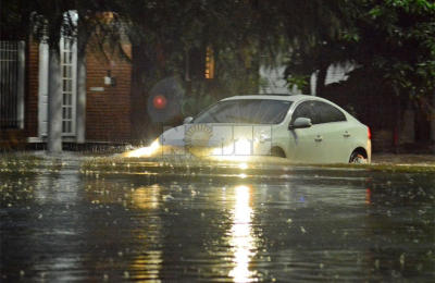 En poco tiempo la lluvia convirtió a Resistencia en un inmenso laberinto