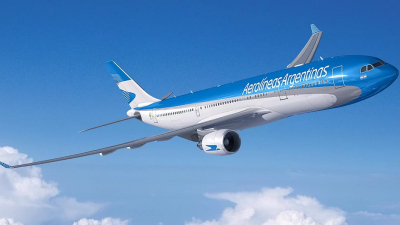 Aerolíneas Argentinas advirtió que los vuelos de este lunes podrían cambiar de horario