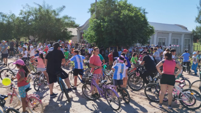 Bicicleteada por la fiestas patronales de San José Obrero en Sáenz Peña