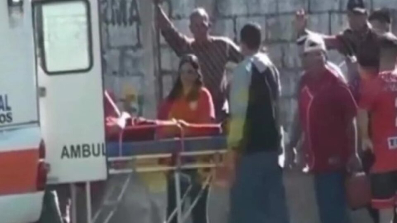 Tragedia en el fútbol: un jugador murió tras golpearse la cabeza contra una pared