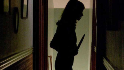 Descontrolada: fue detenida por amenazar a su vecino con un cuchillo