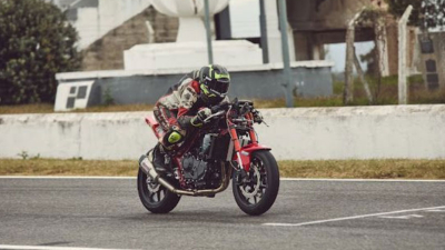 La 700 Súper Sport, nuevo desafío de Sebastián Salom