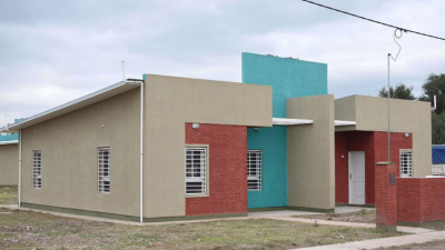 "El Palmar": el gobernador entregó viviendas y títulos de propiedad