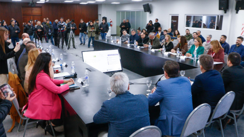 Zdero firmó acuerdo con doce municipios para el fortalecimiento institucional