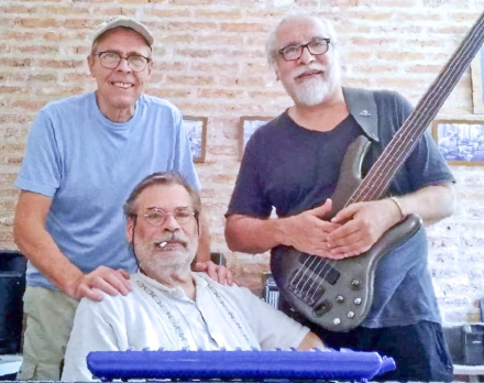 guau trio2.JPG