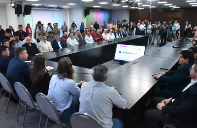 El gobernador Zdero lanzó el programa "Red de Empleo"