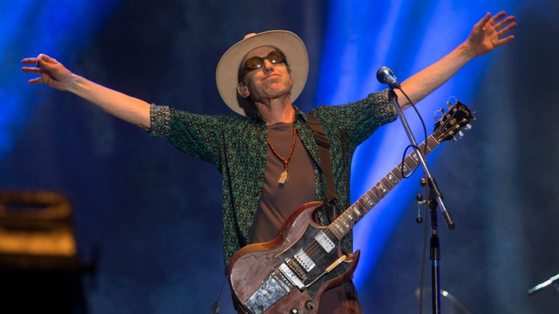 Skay Beilinson y Los Fakires llegan a Corrientes
