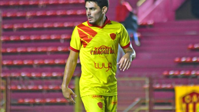 Sarmiento busca dar "el golpe" ante el puntero en tierras santiagueñas