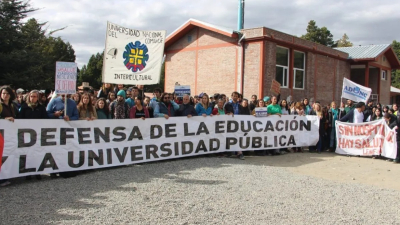 "Incluyó la educación en el Pacto de Mayo solo por compromiso"
