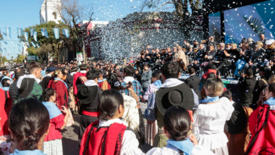 Fervor chaqueño y mucho colorido para festejar el 9 de Julio