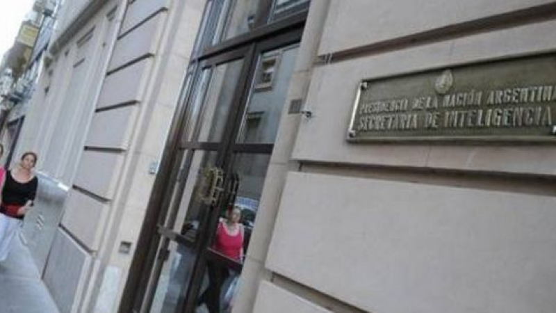 Milei ordenó la disolución de la Agencia Federal de Inteligencia