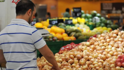 Sigue el derrumbe del consumo en supermercados y autoservicios