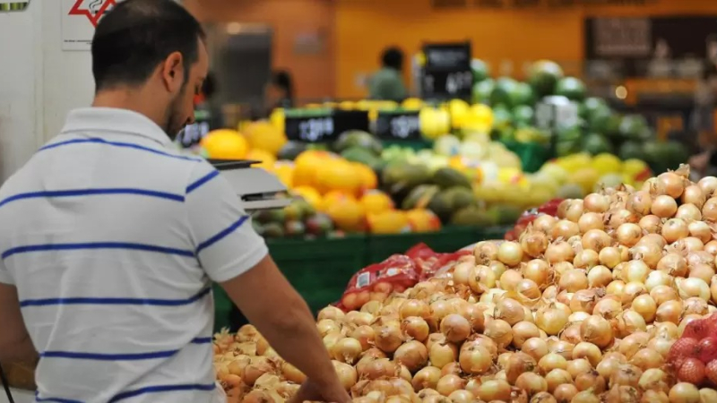 Sigue el derrumbe del consumo en supermercados y autoservicios