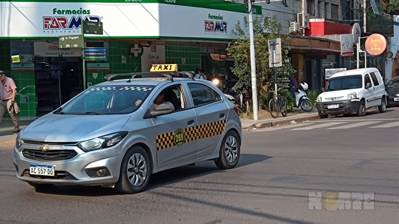 Taxistas y remiseros exponen su dura situación en la capital chaqueña
