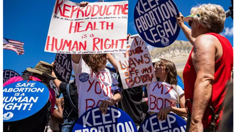 El "enorme daño" que la revocación del derecho al aborto causa a las mujeres en EEUU