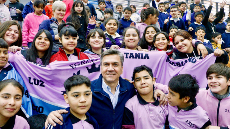 Los 36 centros de Educación Física recibieron elementos para la práctica de deportes