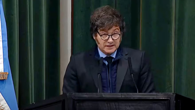 Javier Milei prometió "esfuerzos" para recomponer los salarios de las Fuerzas Armadas