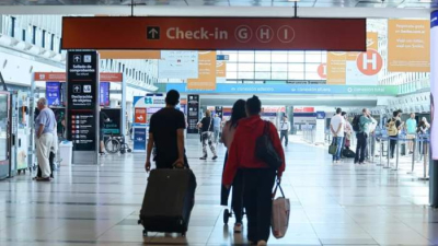 Aeroparque: vuelos cancelados y demoras por una medida de fuerza