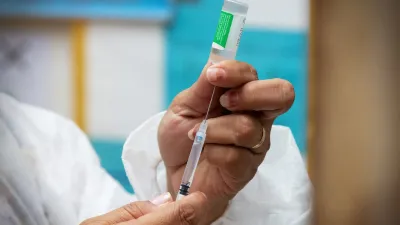 La FDA aprobó vacunas actualizadas contra Covid-19 para variantes en circulación