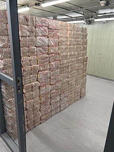 sarcofagos de guita1.jpg