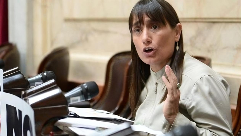 "Declarar la educación como servicio esencial es una cortina de humo"
