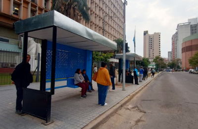 Quejas de usuarios de colectivos por menor frecuencia de coches