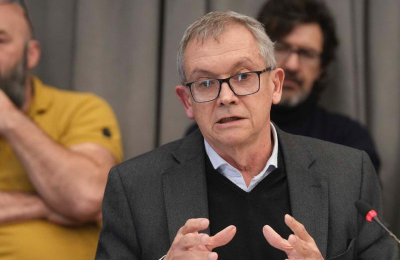 Pasajes: "El uso es conforme al reglamento de Diputados", asegura Pedrini