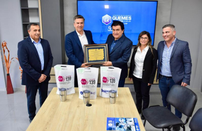 Zdero reconoció al Laboratorio Güemes en su 50º aniversario