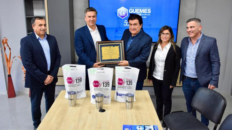 Zdero reconoció al Laboratorio Güemes en su 50º aniversario