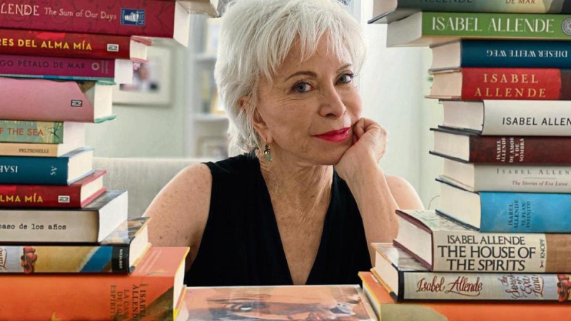 La escritora chilena Isabel Allende tendrá su propia muñeca Barbie