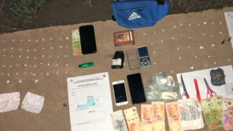 Tres personas detenidas con 88 dosis de cocaína y marihuana