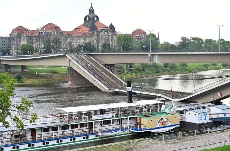 puente carola alemania.jpg