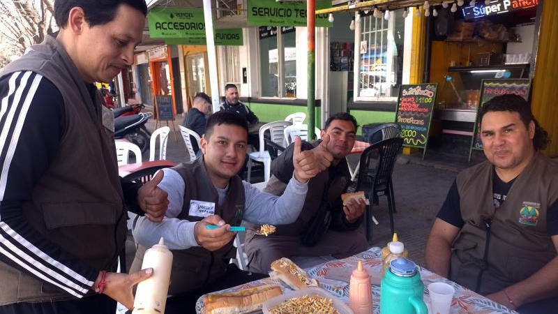La Cooperativa de Motomandados creó una campaña para ayudar a merenderos