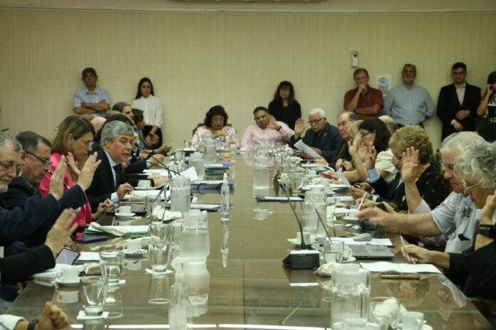 El-CS-de-la-UNNE-aprobo-la-adhesion-a-la-2o-Marcha-Federal-Universitaria-y-al-comunicado-del-CIN-696x464.jpg