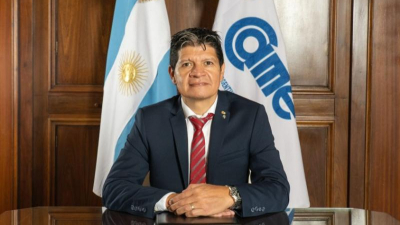 "Casi 50 % de la microeconomía argentina está en la informalidad"