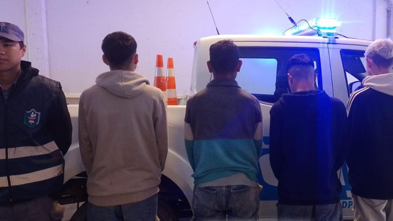 Cuatro menores provocaron daños en una reconocida heladería: fueron demorados