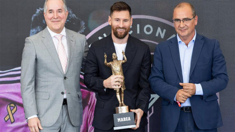 Messi fue galardonado por ser el jugador con más títulos en la historia
