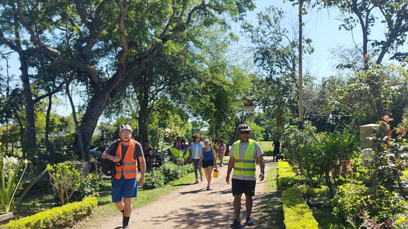 Comparten fotos de la visita al vivero municipal de Resistencia