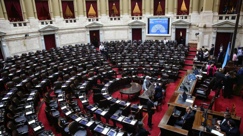 Se cayó la sesión en la que la oposición pretendía limitar los DNU de Milei y su posibilidad de endeudarse
