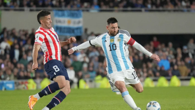 Argentina visita a Paraguay para seguir en lo más alto